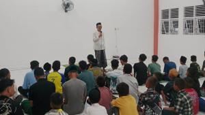 HRB-Beri-Tausiah-di-Sekolah-Rakyat-rintisan.jpg