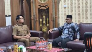 Haji-Uma-dan-Haikal-Alfisyahrin-berbincang.jpg