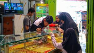 Harga-emas-perlahan-turun-namun-tetap-kategori-tinggi.jpg