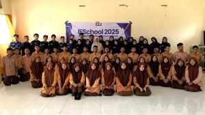 IESCHOOL-ajarkan-Bahasa-Inggris-di-SMK-Negeri-5-Lhokseumawe.jpg
