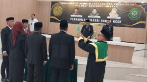 KPN-Bna-Mengambil-Sumpah-dan-Melantik-Tiga-Pejabat-Kesekretariatan-PN-Bna.jpg