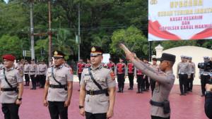 Kasat-Reskrim-Polres-Nagan-Raya-dan-Kapolsek-Darul-Makmur-sertijab-di-Mapoles-Jumat-1992025.jpg