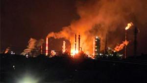 Kebakaran-terjadi-di-salah-satu-unit-Kilang-Pertamina-RU-II-Dumai-Riau-pada-Rabu-1102025-malam.jpg