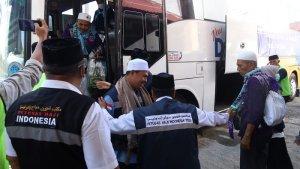 Kepala-DSI-sambut-kepulangan-jamaah-haji-Aceh-Barat.jpg