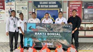 Kepala-Rutan-Sabang-Bagi-Sembako.jpg