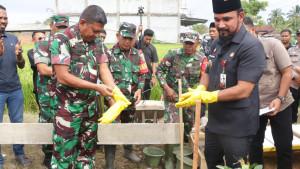 Kolonel-Inf-Ali-Imran-dan-Iskandar-Usman-Al-Faraky-peletakan-batu-pertama-KDMP.jpg