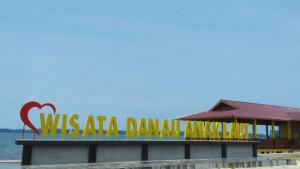 Landmark-Wisata-Danau-Anak-Laut.jpg