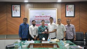 M-Nasir-foto-bersama-usai-berdiskusi-dengan-Duta-Besar-Bangladesh.jpg