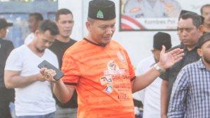 Manuver-Tajam-Presiden-Persiraja-Mulai-Celana-Lejing-hingga-Berhenti-Main-Waktu-Azan.jpg