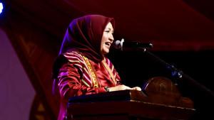 Marlina-Usman-di-malam-penutupan-Rapat-Koordinasi-Dekranasda-se-Aceh.jpg