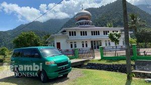 Masjid-Jumat-Masjid-Aceh-Besar-Masjid-Baituttaqwa.jpg