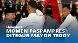 Momen-Paspampres-Ditegur-Mayor-Teddy-karena-Payungi-Prabowo-saat-Sambut-Kedatangan-Erdogan.jpg