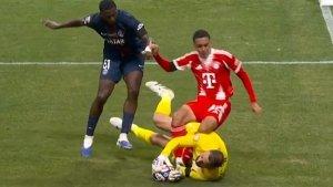 Momen-tabrakan-antara-Donnarumma-dengan-Musiala-dalam-laga-PSG-vs-Bayern-Muenchen.jpg