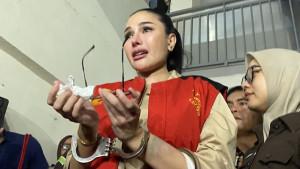 Nikita-Mirzani-menangis-usai-sidang-duplik.jpg