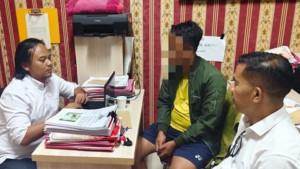 Oknum-guru-berinisial-DB-33-tahun-ditangkap-Polres-Serang-karena-mencabuli-siswa-laki-laki.jpg