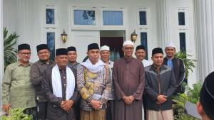 PB-HUDA-dan-Ketua-Forbes.jpg