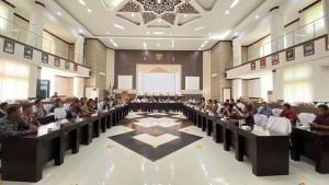 Pansus-HGU-DPRK-Aceh-Utara-Gelar-Audiensi-dengan-Warga-Terkait-Sengketa-Lahan.jpg