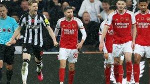 Para-pemain-Arsenal-dalam-laga-Liga-Inggris-melawan-Newcastle-United.jpg