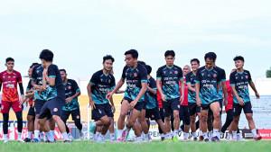 Para-pemain-Persiraja-banda-Aceh-saat-menjajal-latihan-di-di-Stadion-Kaharudin-Nasution.jpg