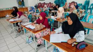 Penyandang-disabilitas-Abdya-sedang-mengikuti-pembekalan-pelatihan-menjahit.jpg