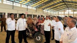 Pj-Bupati-Aceh-Barat-Daya-tinjau-fasilitas-pasar-rakyat-di-Kuala-Batee_2023.jpg