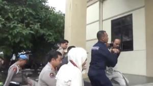 Polisi-Halangi-Wartawan-Saat-Liput-Kunker-Komisi-III-DPR-RI-Polda-Jambi-Akhirnya-Minta-Maaf.jpg