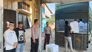 Polres-Aceh-Jaya-turut-mengawal-perpindahan-logistik-pemilu-tahun-2024.jpg