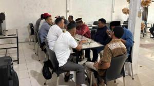 Polres-Jumat-curhat-bersama-warga-Gosong-Telaga-Timur.jpg
