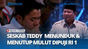 Prabowo-Puji-Naskah-17-Paragraf-Seskab-Teddy-Malu-malu-di-Tengah-Tawa-Hadirin.jpg