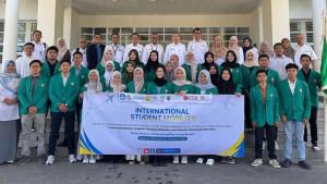 Prof-Marwan-saat-melepas-mahasiswa-Program-di-Malaysia.jpg