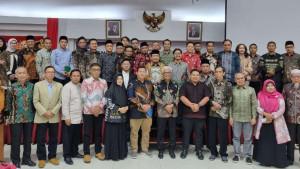 Prof-Mursyid-Djawas-bersama-Duta-Besar-RI-untuk-Malaysia-foto-bersama.jpg