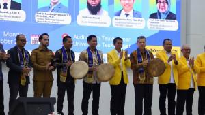 Prof-ishak-Hasan-membuka-konferensi-internasional-tahunan.jpg