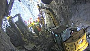 Rekan-Kerja-PT-Freeport-Korban-Luncuran-Material-Basah-Ditemukan.jpg