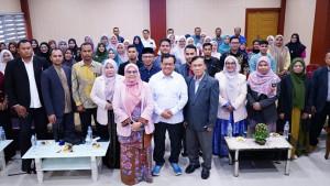 Rektor-UBBG-Prof-Dr-Lili-Kasmini-MSi-foto-bersama-Ketua-Yayasan-dan-Direktur-Pascasarjana-UBBG.jpg
