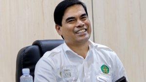 Rektor-UIN-Ar-Raniry-Prof-Dr-Mujiburrahman-tersenyum.jpg
