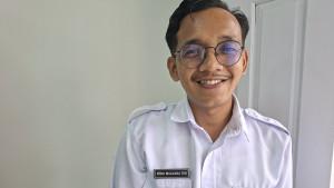 Rifki-Maulana-Tidi-guru-sekolah-rakyat-Bireuen.jpg