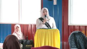 Rita-Mayasari-memberikan-sambutan-pada-acara-Festival-Sahabat-Quran.jpg