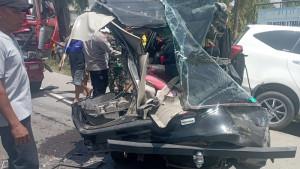 Salah-satu-mobil-yang-terlibat-tabrakan-beruntun-di-Aceh-Tamiang.jpg
