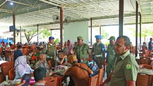 Satpol-PP-Jaring-Dua-ASN-dari-Warkop.jpg