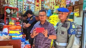 Satpol-PP-WH-Aceh-bersama-Kanwil-Bea-Cukai-Aceh-saat-operasi-pasar-terkait-rokok-ilegal-BNA.jpg