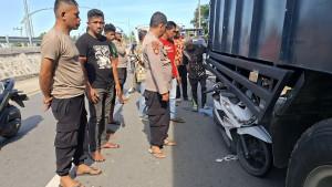 Satu-sepeda-motor-bertabrakan-dengan-truk-tronton-di-Peudada-Bireuen-_06102025.jpg