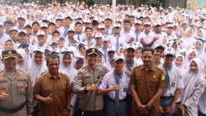 Saweu-Sikula_Kapolda-Aceh-Ajak-Pelajar-Jauhi-Narkoba-hingga-Hormati-Merah-Putih.jpg