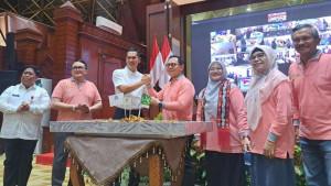 Sekda-Aceh-M-Nasir-bersama-Plh-Direktur-RSJ-Aceh.jpg