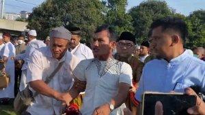Seorang-pria-nyaris-diamuk-massa-saat-kepergok-mencuri-tas-jamaah.jpg