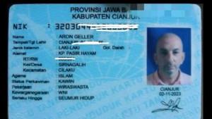Seorang-warga-negara-Israel-bernama-Aron-Geller-memiliki-KTP-elektronik-Indonesia.jpg