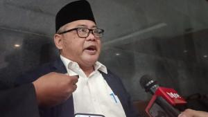 Subhan-Penggugat-Wapres-Gibran-Rakabuming-Raka-saat-ditemui-di-Pengadilan.jpg