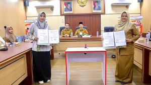 Tarmizi-teken-MoU-dengan-5-usaha-lokal.jpg