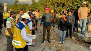 Tinjau-Pembangunan-Breakwater-di-Abdya-Irmawan-Wujudkan-Mimpi-Warga-Terhindar-Banjir.jpg