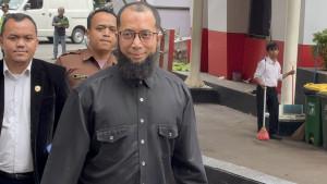 Ustaz-Khalid-Zeed-Abdullah-Basalamah-memenuhi-panggilan-Komisi-Pemberantasan-Korupsi-KPK.jpg