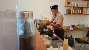 Ustaz-Rahmad-hijrah-jadi-barista.jpg
